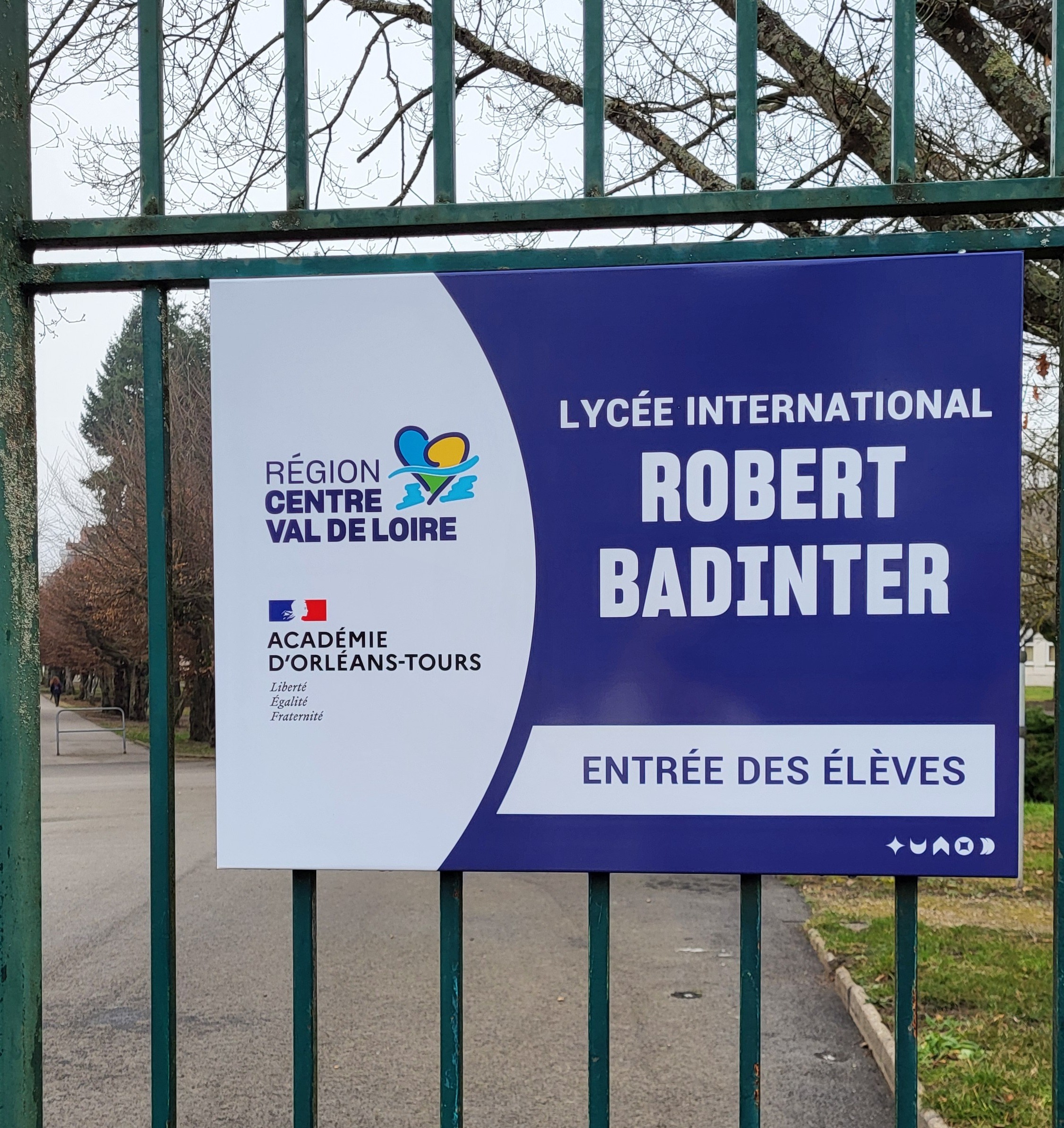 lycée Badinter